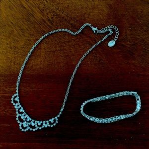 Necklace and bracelet set